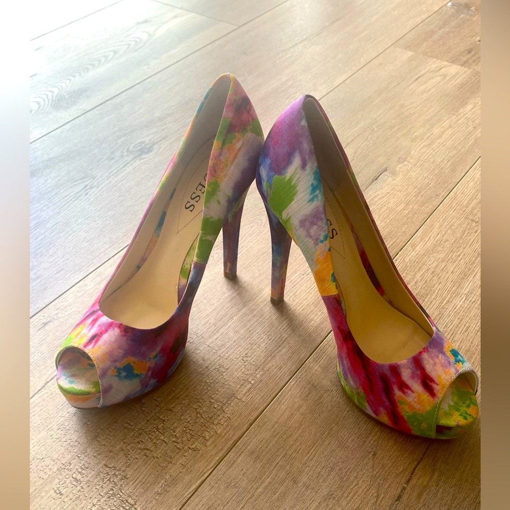 Guess colorful open toe heel, hardly worn. No original box